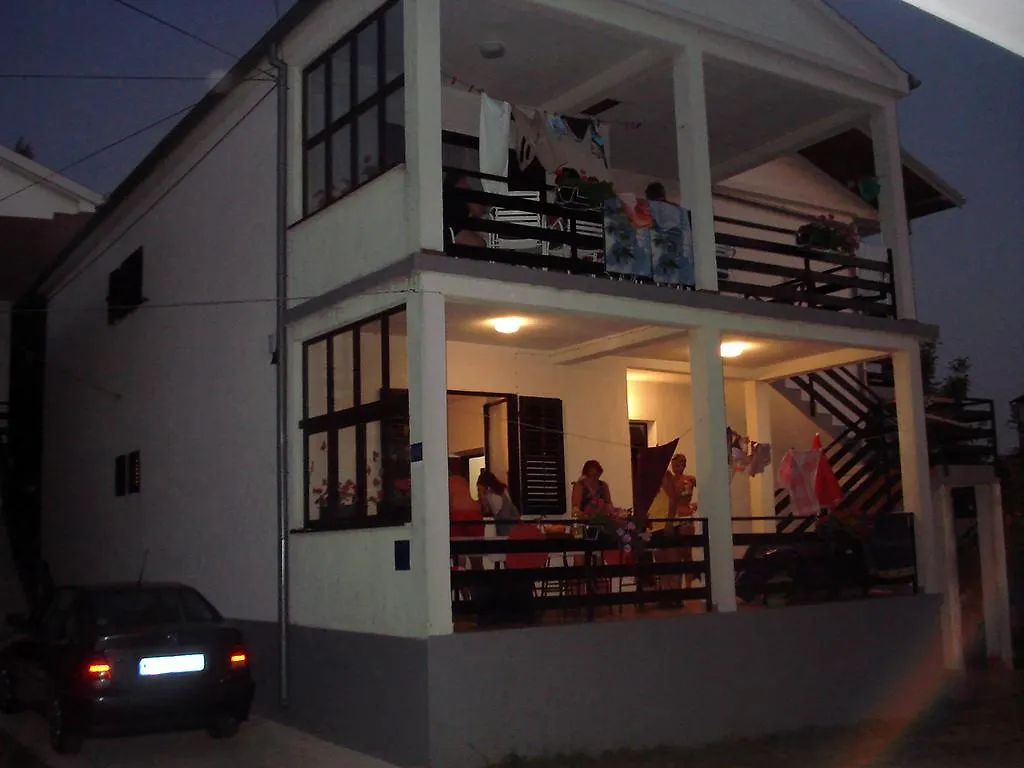 Apartments Jurlina Seline