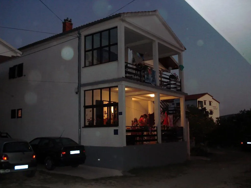 Apartments Jurlina Seline 0*,