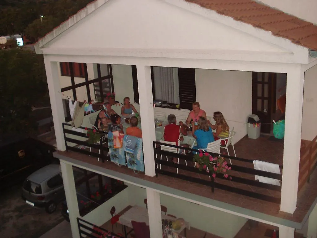 Apartments Jurlina Seline 0*,