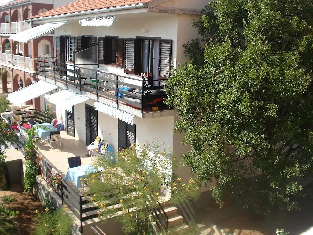 Apartments Jurlina Seline