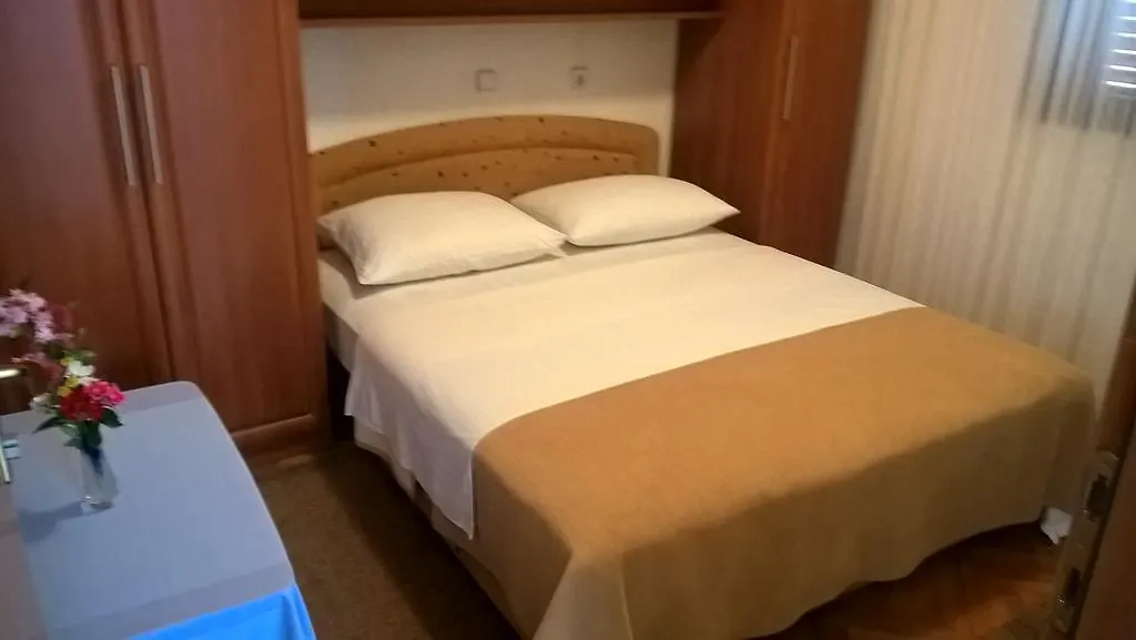 Apartments Jurlina Seline