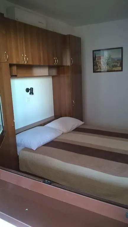 Apartments Jurlina Seline