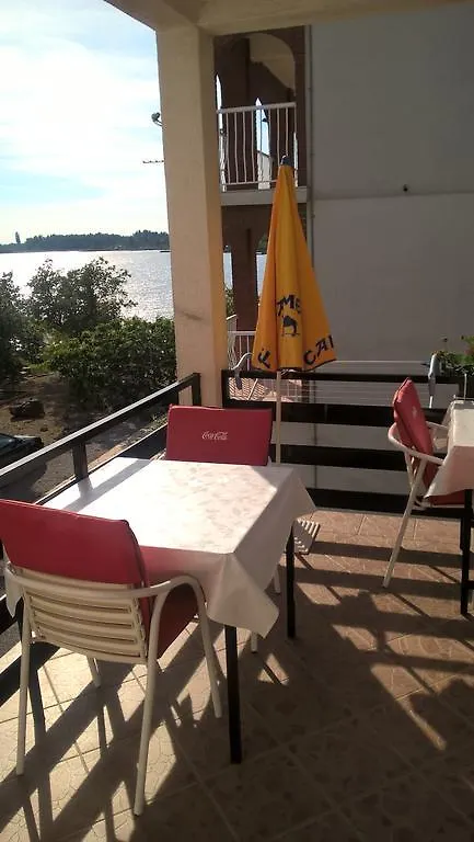 Apartments Jurlina Seline
