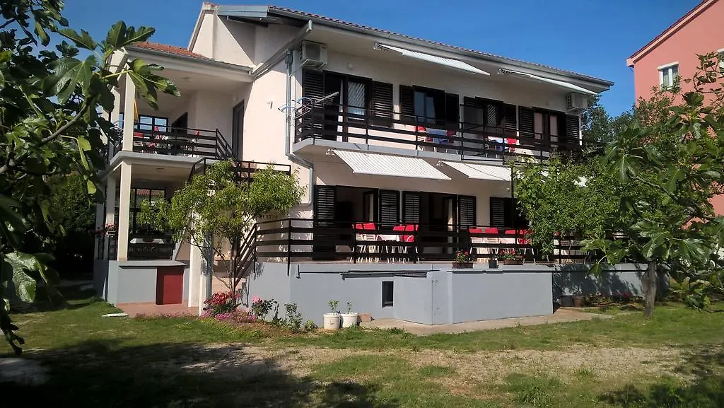 Apartments Jurlina Seline